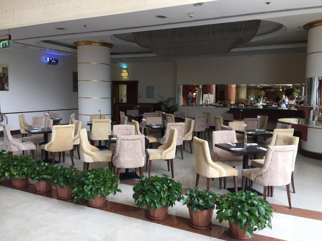 Grand Excelsior Hotel Sharjah Exteriör bild