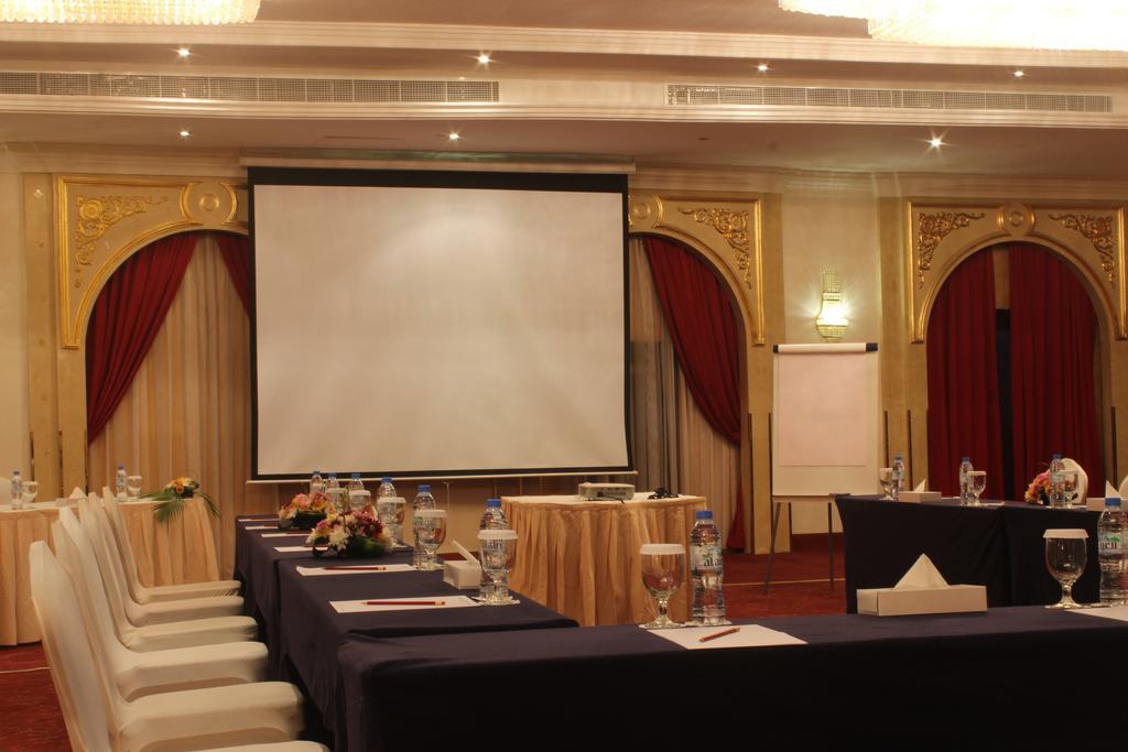 Grand Excelsior Hotel Sharjah Exteriör bild