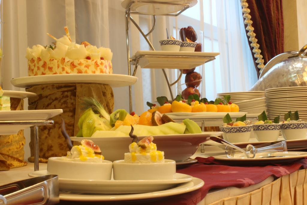 Grand Excelsior Hotel Sharjah Exteriör bild